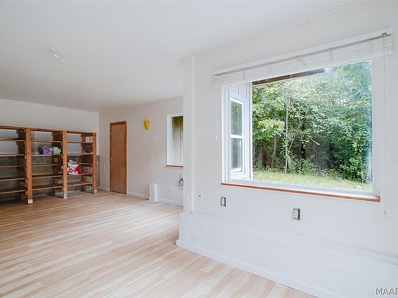 5th image of 116 Saint Francis Pl Unit A-b