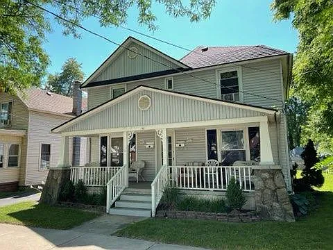 1617 Coit Ave NE #1617