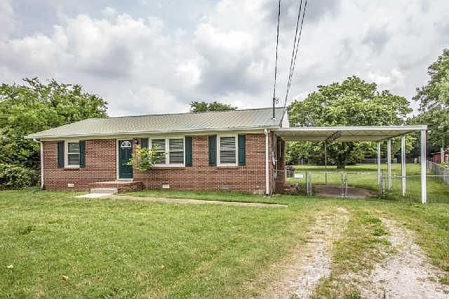 1st image of 834 Twin Oak Dr