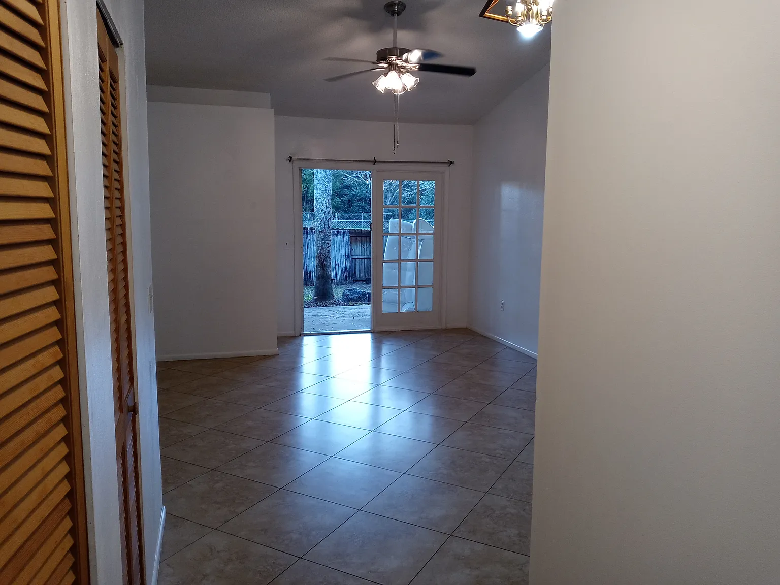 2 bed, 900 sqft, $1,700 — Photo 2
