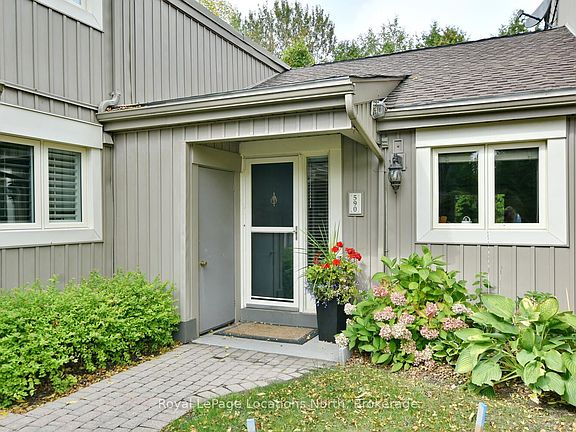 3rd image of 590 Oxbow Cres