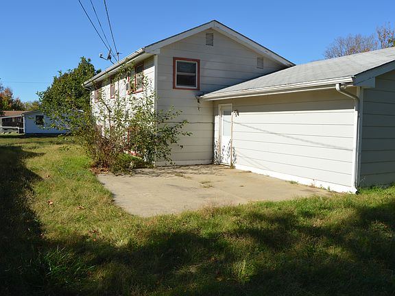 3rd image of 857 Skyline Dr