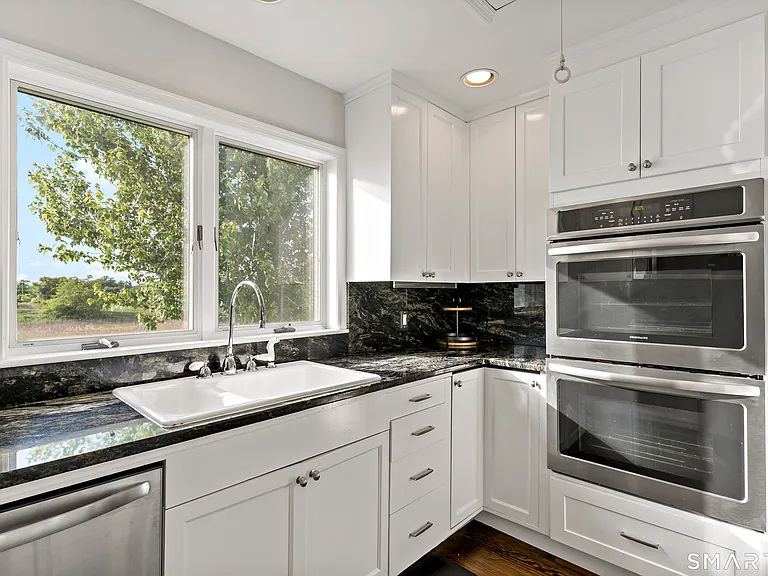 1016 Fairfield Beach Rd — Photo 19