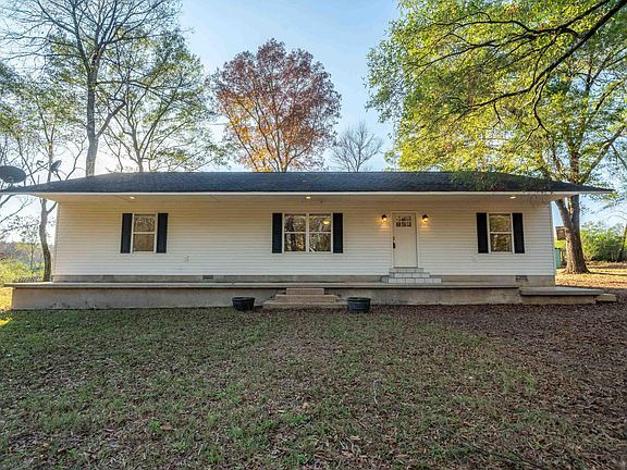 2nd image of 379 Fleetwood Dr