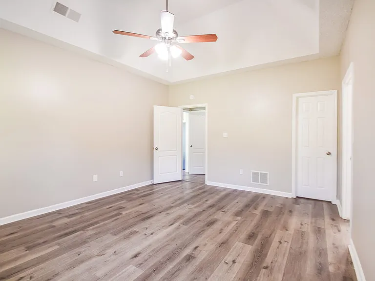 5606 Southbend Ln — Photo 10