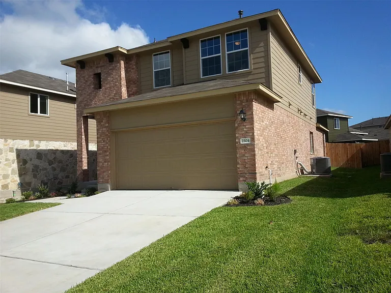 2504 McDonald Way — Photo 2