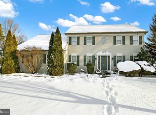 1122 Laurel Dr, York, PA 17404