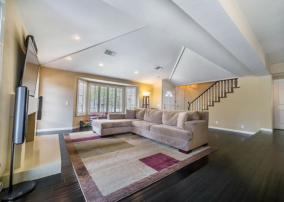18713 Hatteras St UNIT 1, Tarzana, CA 91356 | Zillow