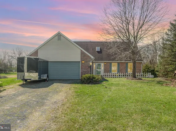 733 W Siddonsburg Rd, Dillsburg, PA 17019