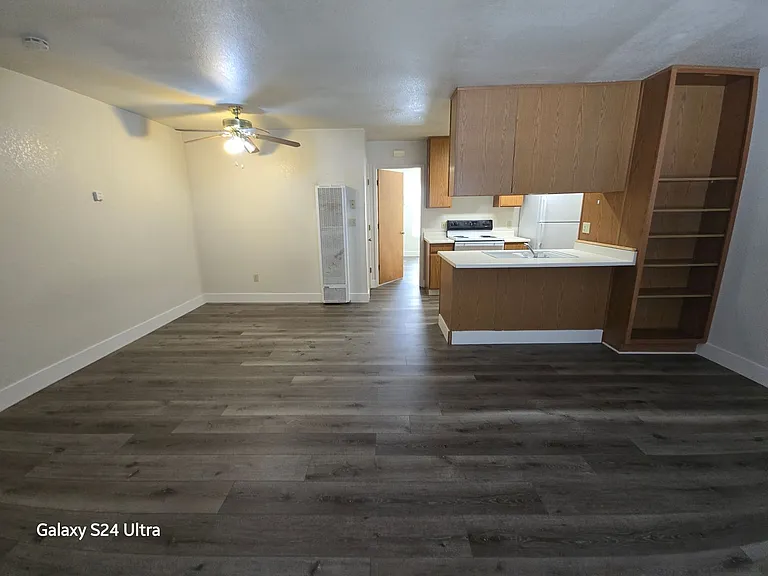 Cedarwood Apartments — Photo 3