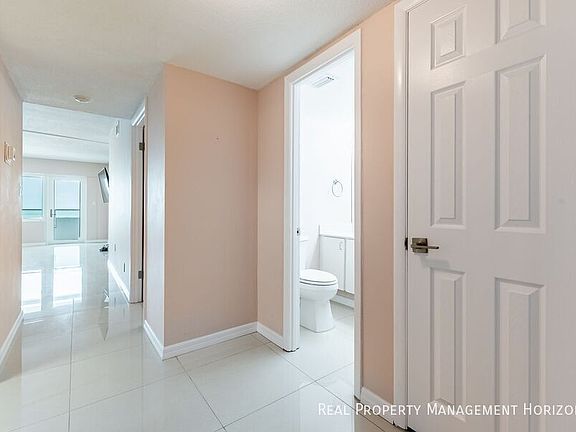 3rd image of 1700 Benjamin Franklin Dr APT 3B