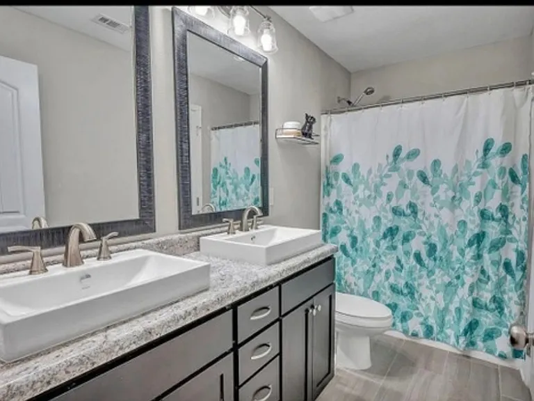 448 Eisenhower Dr — Photo 13