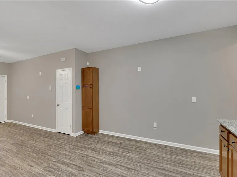 222 Doctor W Hodge St #2-J — Photo 9
