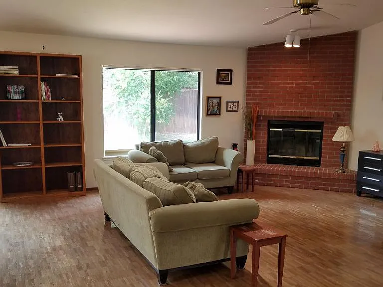 2407 Amapola Dr — Photo 3