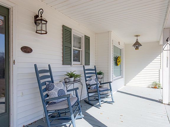 3rd image of 105 River Birch Rd