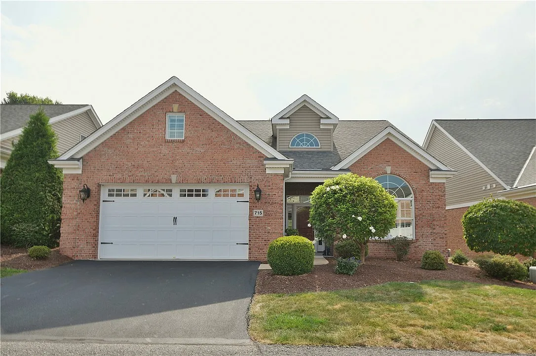 715 Crosswinds Dr photo 1