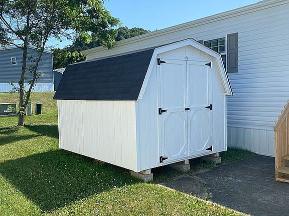 6859 Whitetail Dr - shed