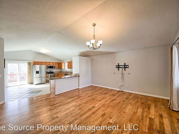 5th image of 323 53rd Avenue Ct