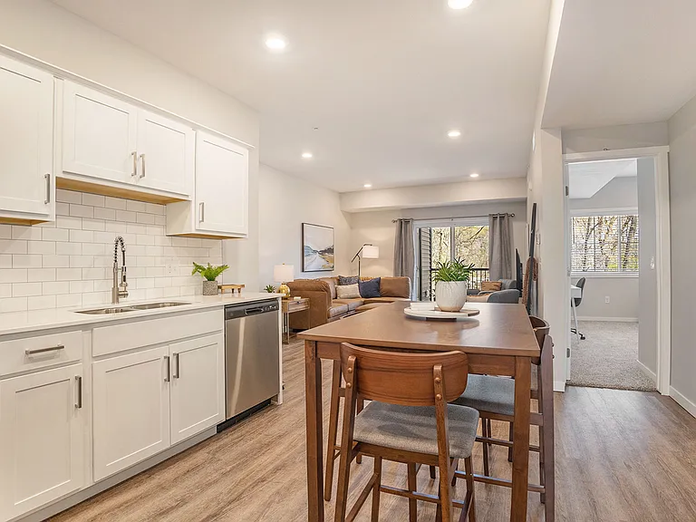 4324 Pine Forest Blvd NE #8 — Photo 7
