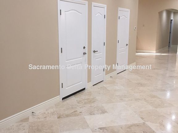 3rd image of 8467 London Plain Ct