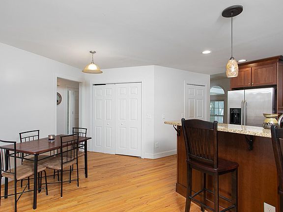 3rd image of 107 Channing Ln