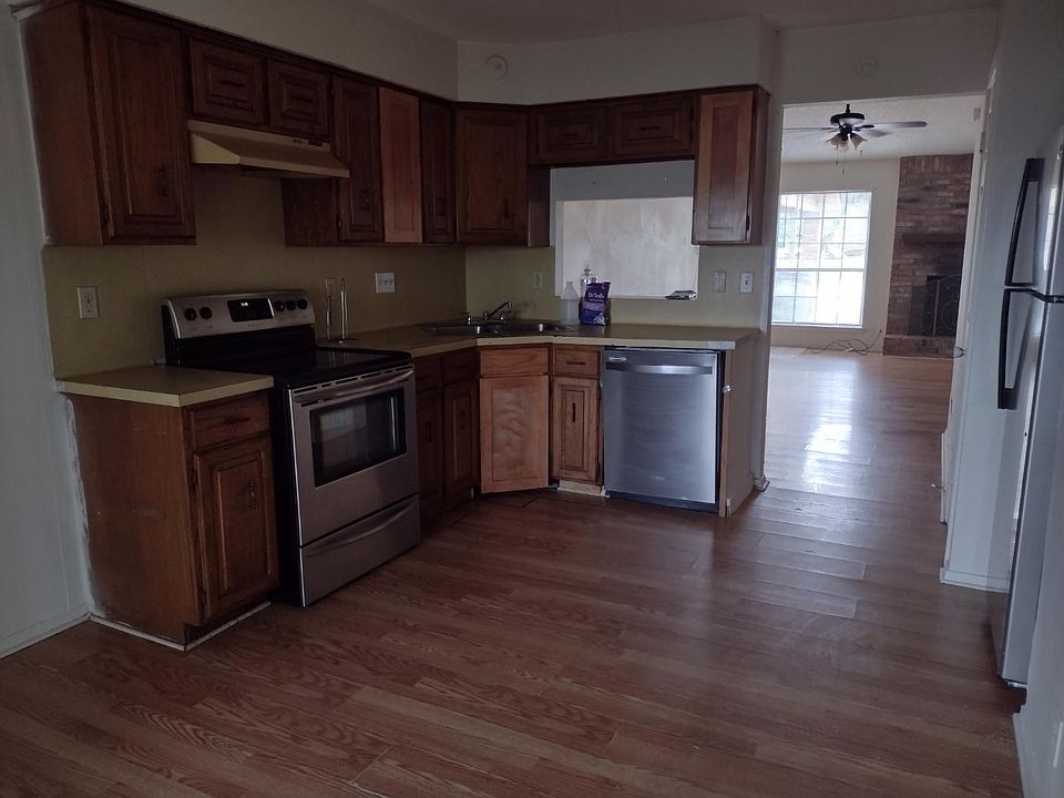 1st image of 1309 Westcott Dr #B