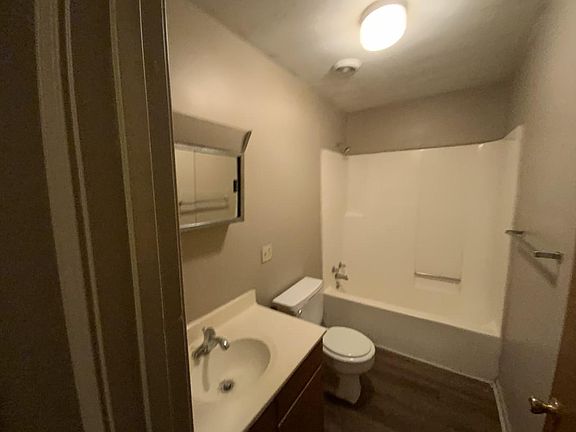 4th image of 118 McCullough Ave #118