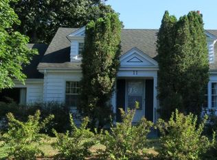 11 Queen St, Wolfville, NS B4P1P9