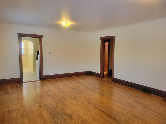 3rd image of 715-721 Turner St