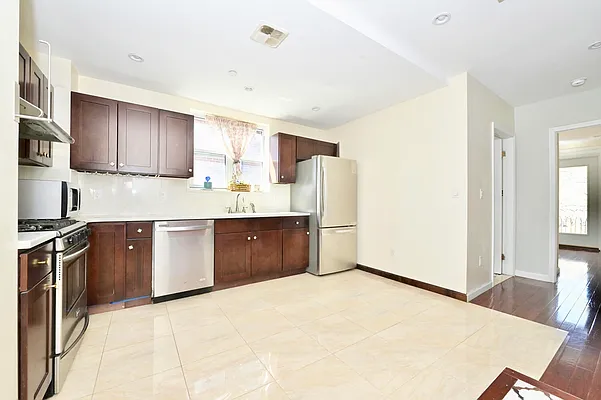 Sold by Amorelli Realty | media 24