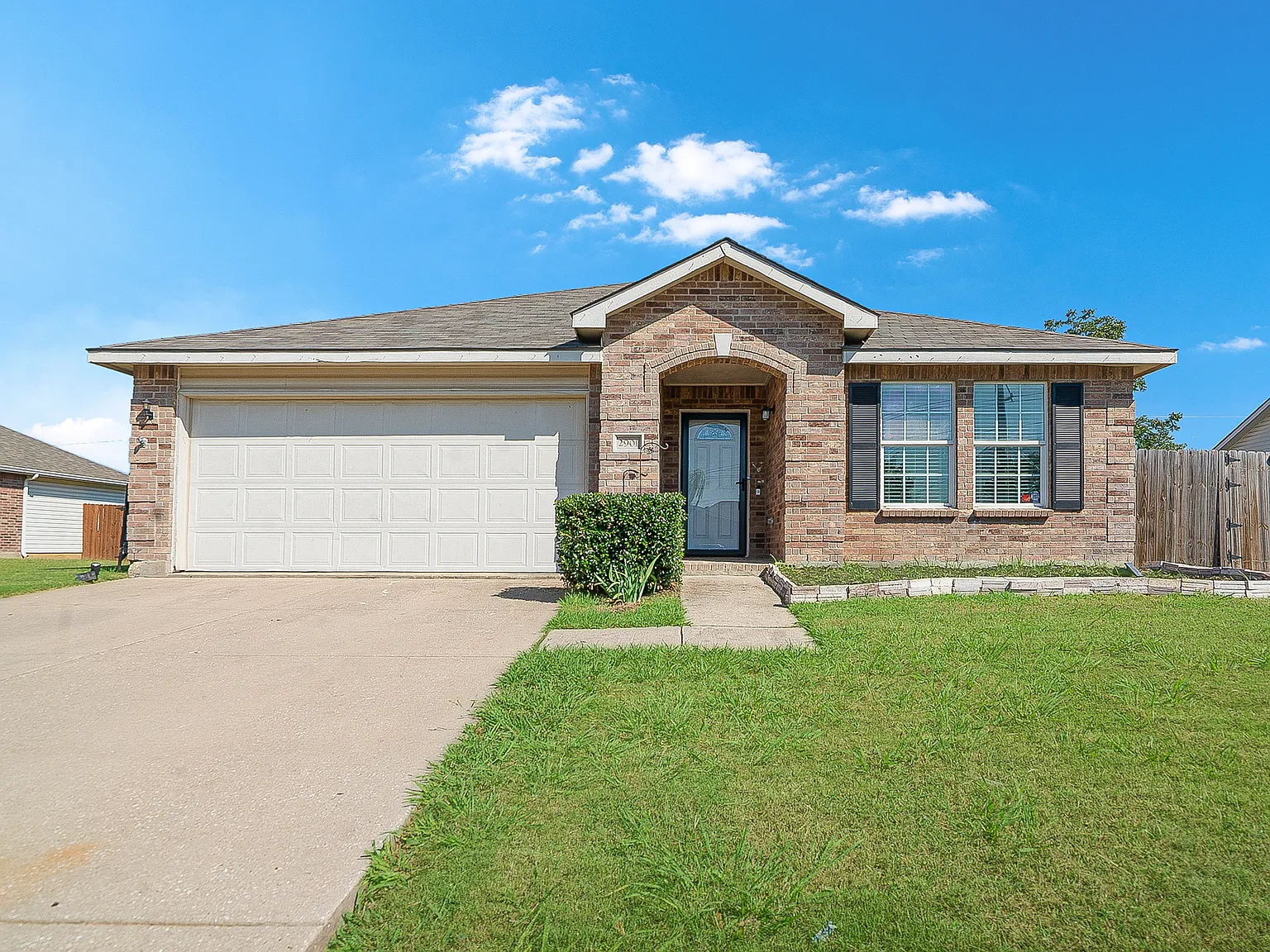 4 bed, 2093 sqft, $2,400 — Photo 1