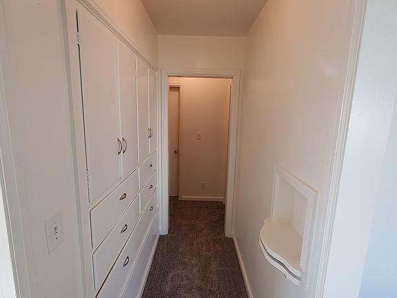 4th image of 242 Gladstone St #242