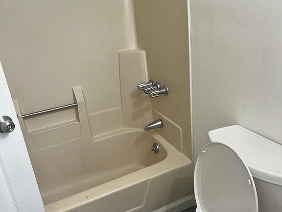 3rd image of 15 Beaumont Estates Ln #2B