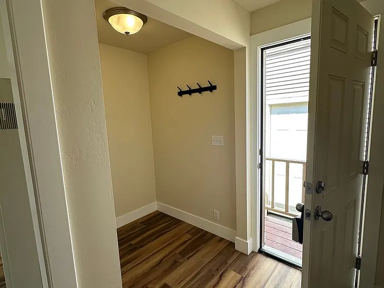 2025 I St — Photo 19