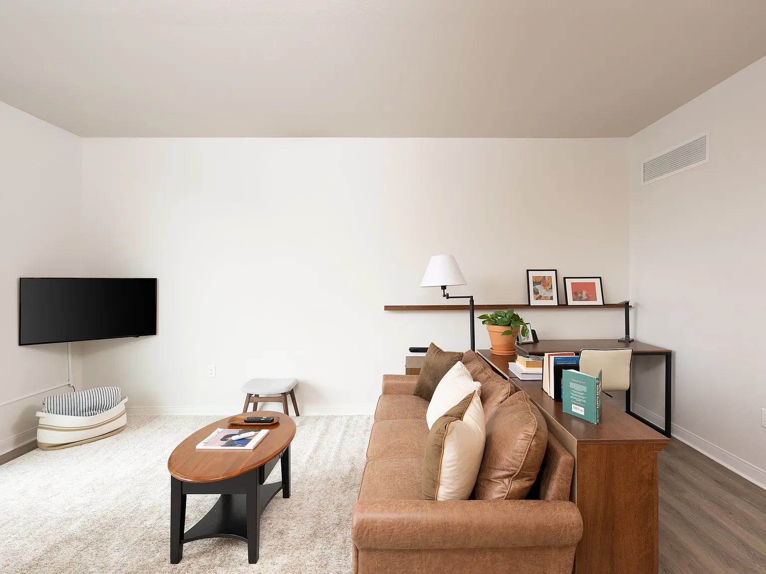 1 bed, 813 sqft, $1,950 — Photo 3