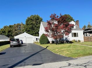 6 Freeborn St #1, Newport, RI 02840