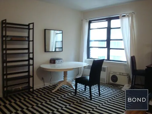 Rented by Bond New York | media 22