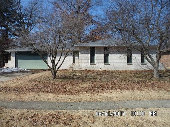 3rd image of 2826 Vivian St