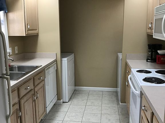 Kitchen and laundry nook
