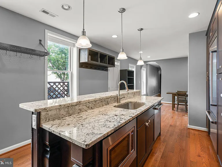 300 S Robinson St — Photo 16