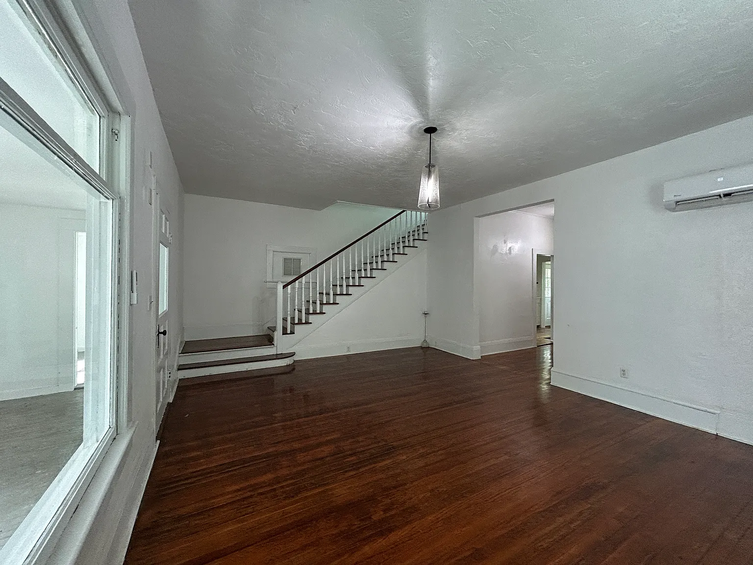 3 bed, 1945 sqft, $1,900 — Photo 4