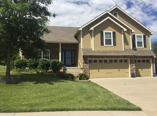3804 Corinth Dr, Saint Joseph, MO 64506