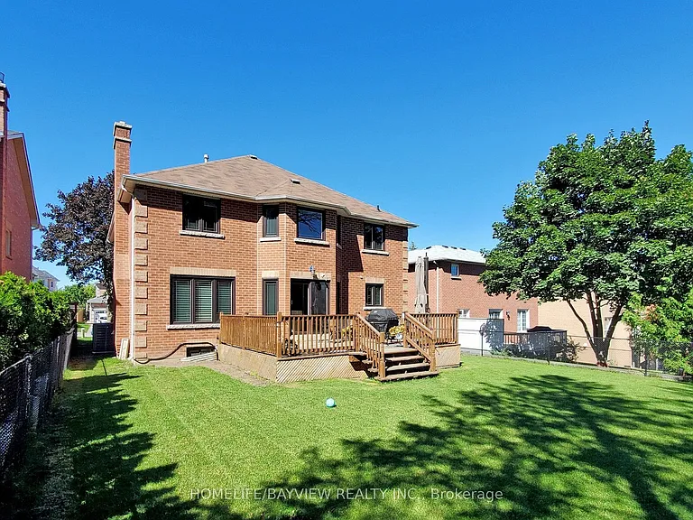 72 Lensmith Dr — Photo 17
