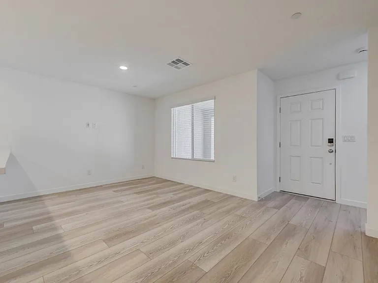 10772 Paget Ct — Photo 5