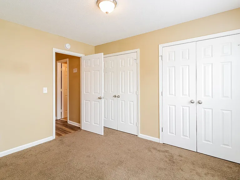 2424 Glen Laurel Dr — Photo 12