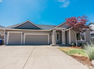 728 Burghardt Dr, Molalla, OR