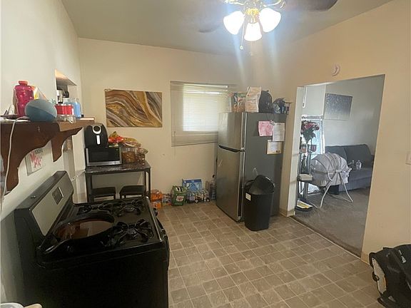 5th image of 321 E 18th Ave
