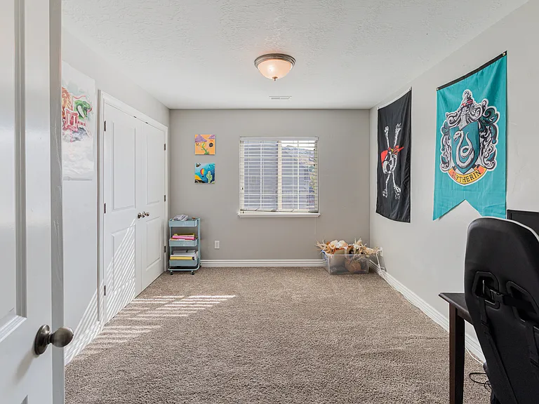 2869 W Chestnut St — Photo 16