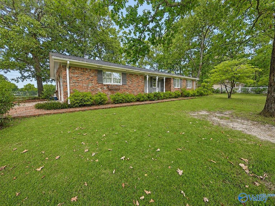 1st image of 1901 Morningside Dr NW
