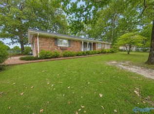 1901 Morningside Dr NW, Hartselle, AL 35640